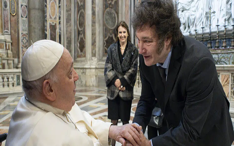 El papa Francisco recibe por primera vez a Javier Milei