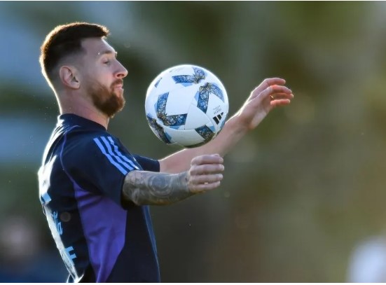 Servilleta en la que se hizo el primer contrato de Messi será subastada por más de 300 mil euros