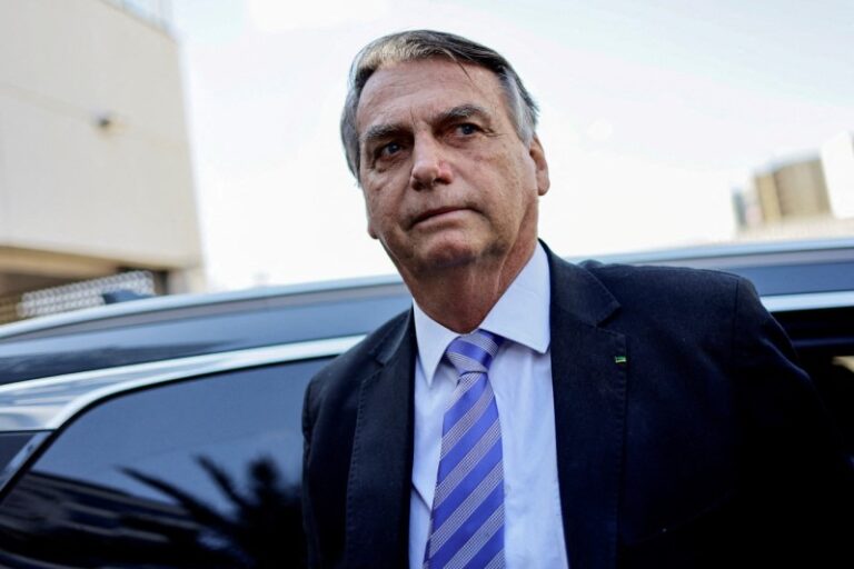 Bolsonaro guarda silencio en convocatoria de la policía por “intento de golpe” en Brasil