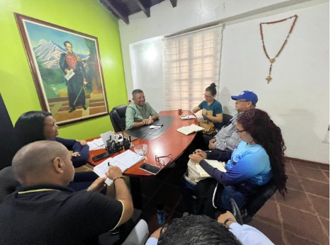 Alcalde Harold Dávila se reunió con la Gerencia comercial de Hidrofalcón