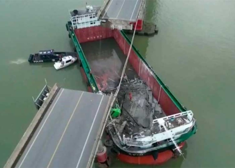 Cinco muertos en el sur de China por el choque de un buque con un puente