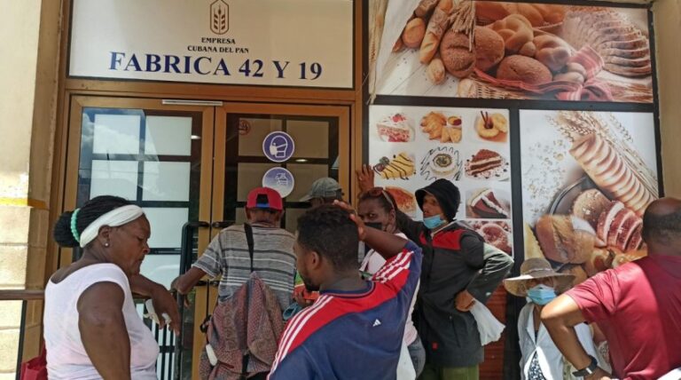 Cuba anticipa que faltará el pan para su canasta básica