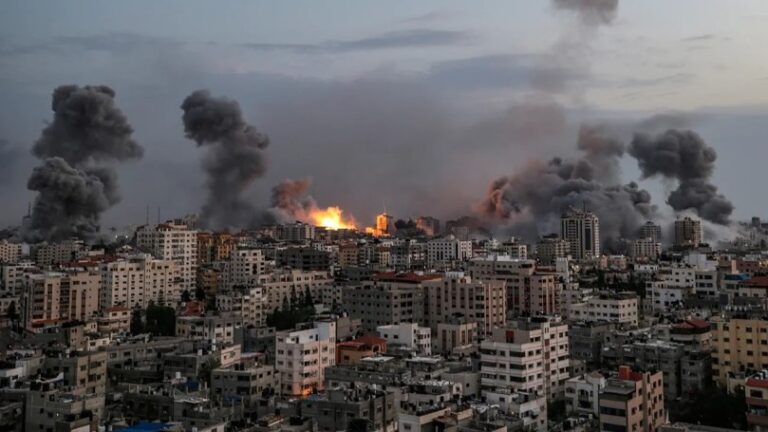 El Consejo de Seguridad de la ONU aprueba resolución que exige un alto el fuego temporal en Gaza