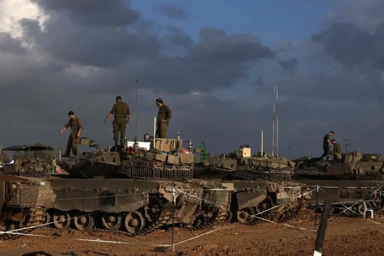 Arrecia ofensiva militar israelí en el centro y sur de Gaza