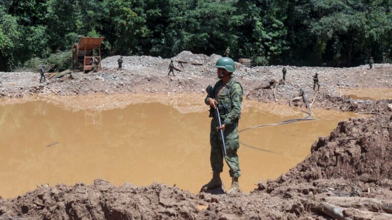 Unos 30 mineros de Colombia fueron desalojados en Amazonas