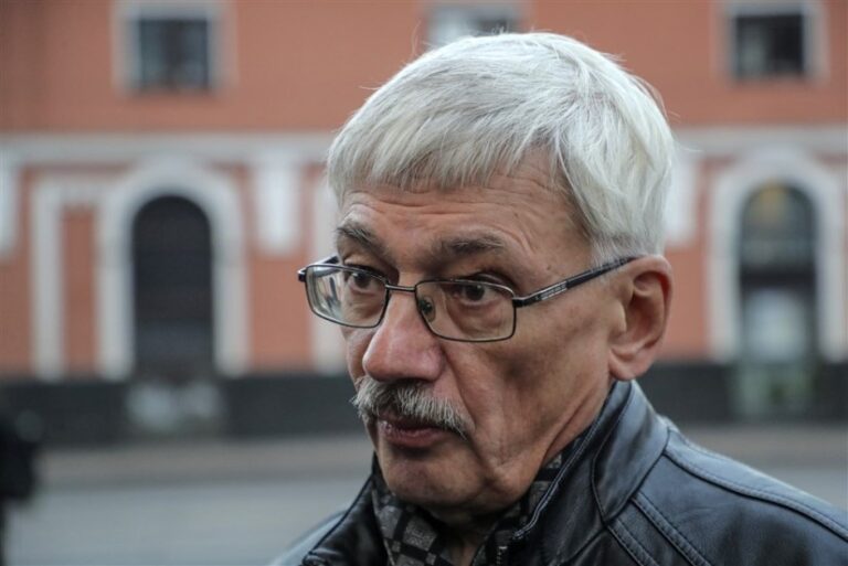 Rusia abre un nuevo juicio contra el disidente Oleg Orlov