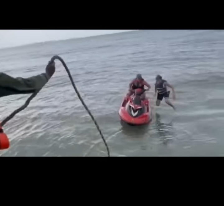 GNB rescata a pelotero que se encontraba a la deriva en una moto de agua