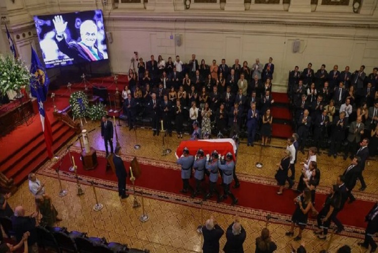 Inicia el velatorio público de los restos mortales de Piñera