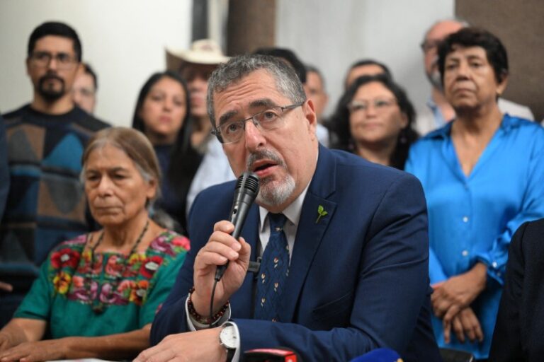 Máxima corte de Guatemala avala suspensión del partido Semilla