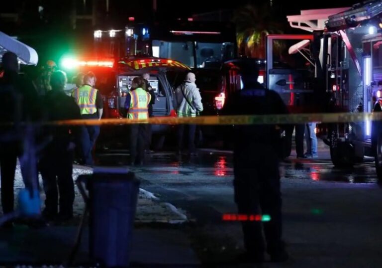 Varios fallecidos tras estrellarse una avioneta contra casas rodantes en Florida