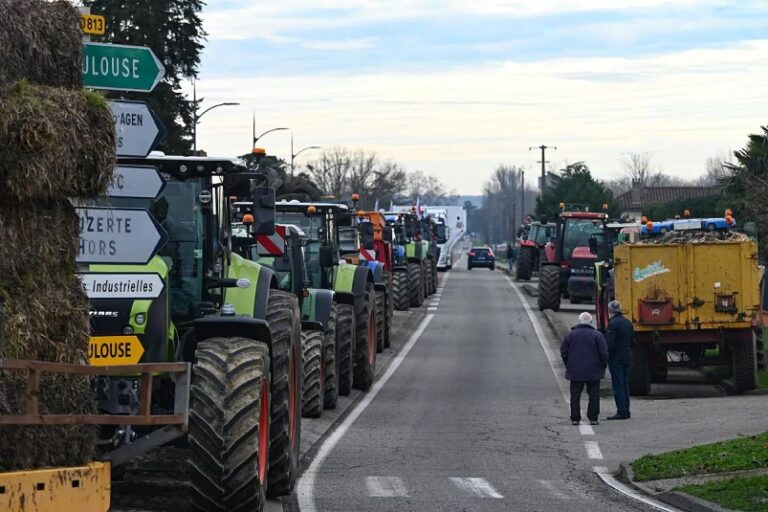 Los agricultores recrudecen su pulso pese a las concesiones de la UE