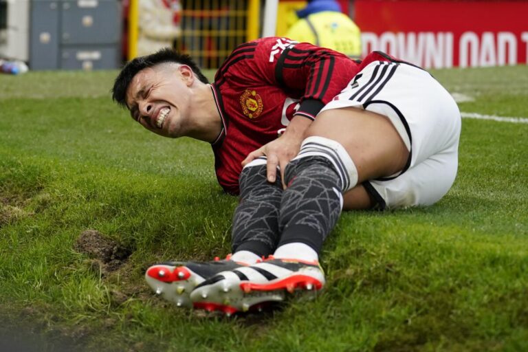El Manchester United confirmó la lesión que sufrió Lisandro Martínez