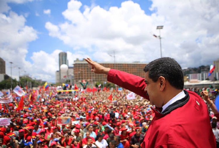 Maduro inicia consulta para fijar calendario electoral