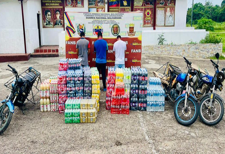 FANB captura a tres contrabandistas y decomisa productos colombianos en el Zulia