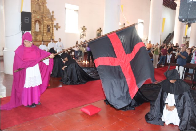 Creyentes católicos reviven la ceremonia de “La Seña” en Semana Santa