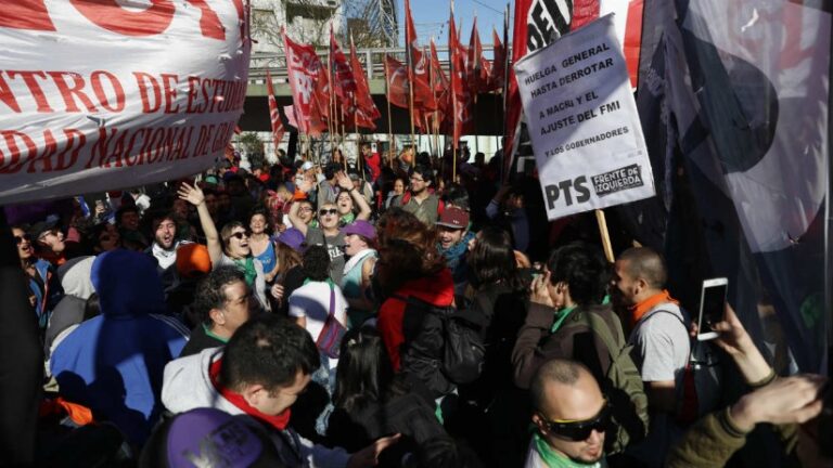 Protestas en Argentina contra los ajustes del Gobierno