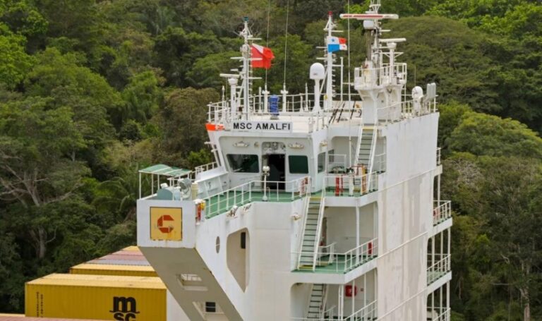 EEUU pide a Panamá retirar bandera de buques que usa Irán