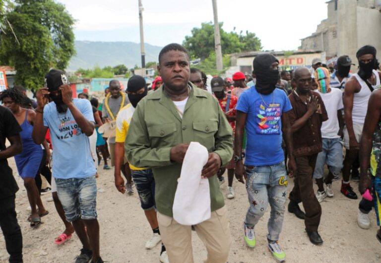Líder criminal de Haití amenaza con “guerra civil” si primer ministro no renuncia