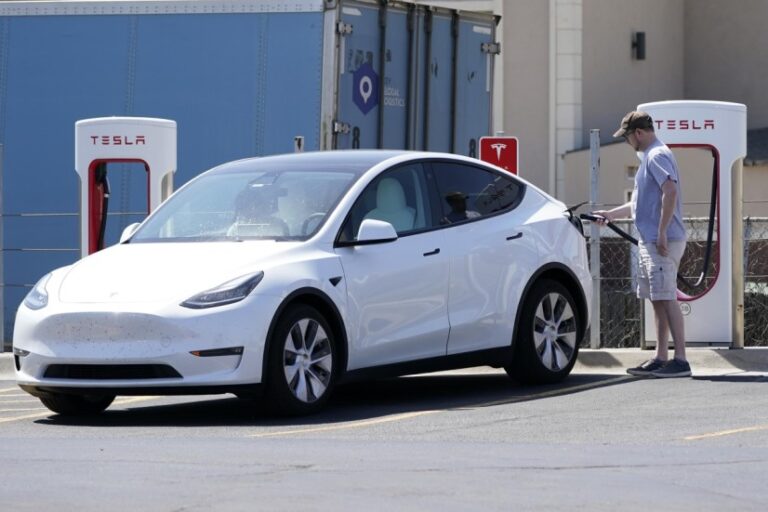 EEUU endurece normas sobre emisiones para acelerar paso a coches eléctricos
