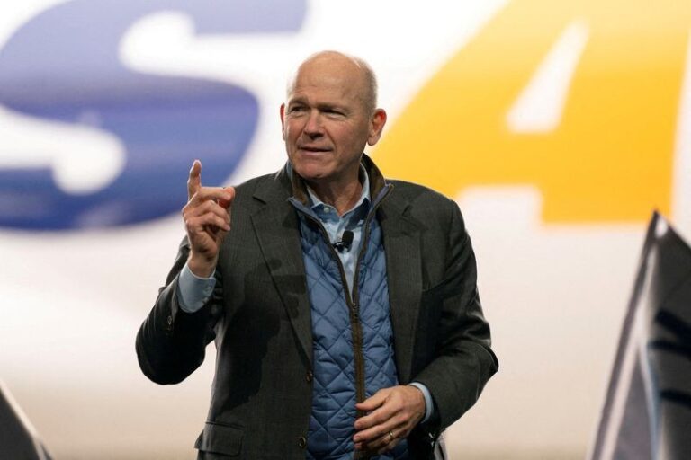 Director ejecutivo de Boeing anuncia su dimisión en medio de una ola de incidentes