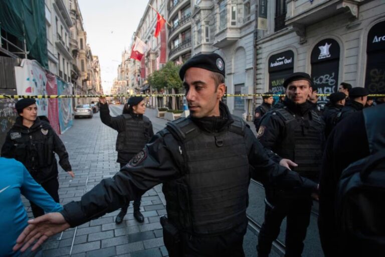 Detienen en Turquía a 147 supuestos terroristas del EI