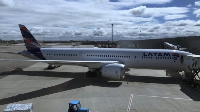 Un “incidente técnico” en un vuelo a Chile deja 12 hospitalizados en Nueva Zelanda