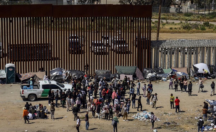 México dice que no aceptará migrantes devueltos bajo la nueva ley de inmigración de Texas