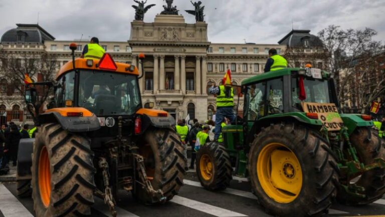 Nuevas manifestaciones de agricultores españoles en el centro de Madrid