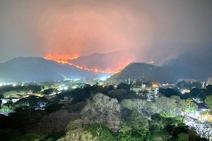 Incendio en el Parque Nacional Henri Pittier continúa propagándose