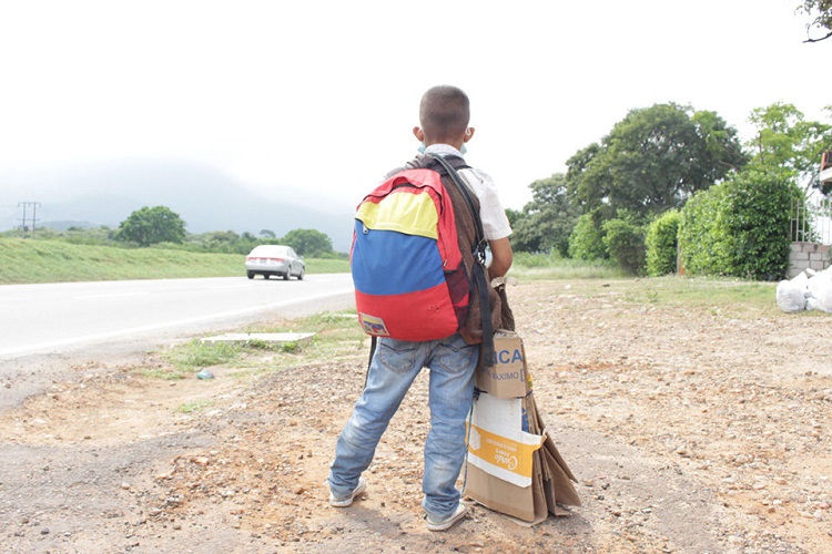 Adolescente venezolano es compensado con miles de dólares tras injusta detención en Trinidad y Tobago