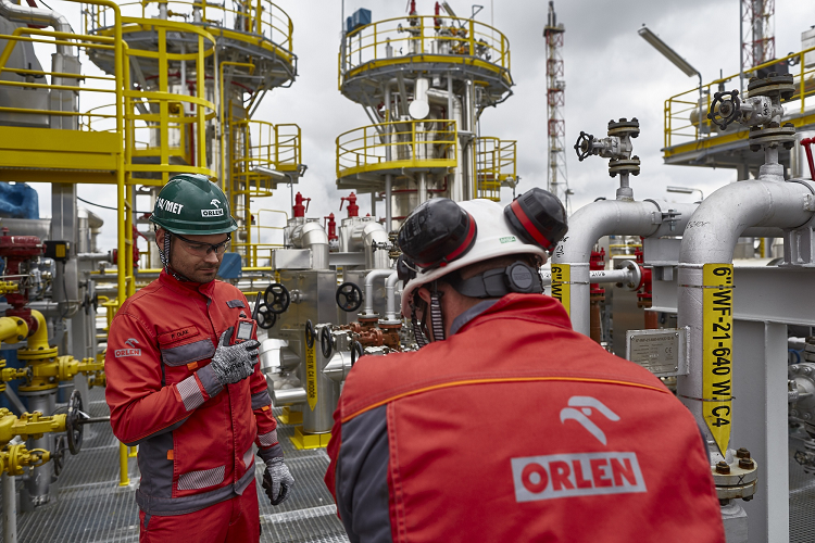 Refinería polaca Orlen cancela acuerdos petroleros con Venezuela