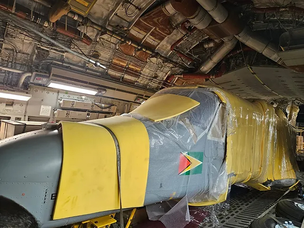 Guyana recibe dos aviones militares de India