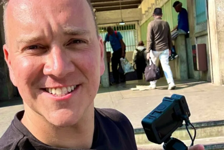 Detienen al youtuber venezolano Oscar Alejandro en el aeropuerto de Maiquetía