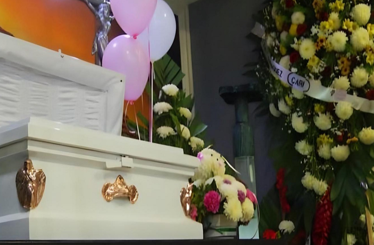 Bebé que revivió en su funeral es declarada muerta seis días después