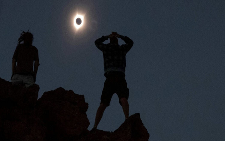 Presos de Nueva York presentaron una demanda para poder ver el eclipse solar