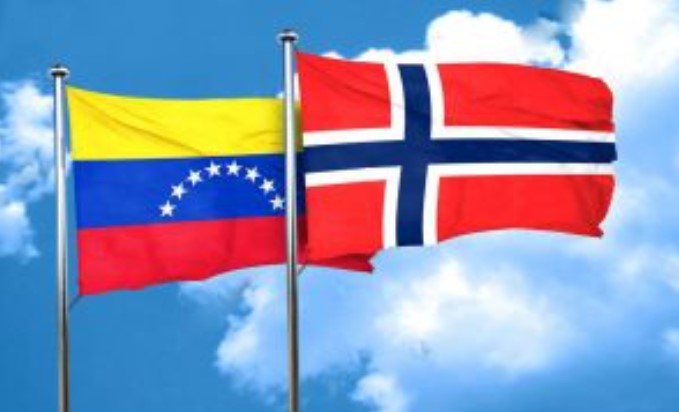 Delegación de Noruega llega a Caracas para reunirse con Gobierno, oposición y MCM