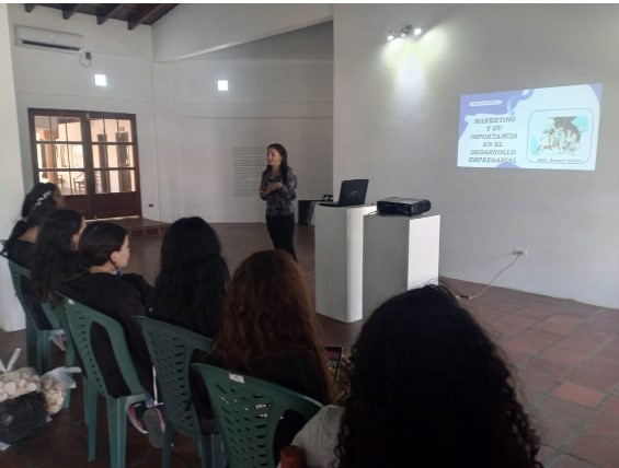 Estudiantes de la Unefm-Municipio Falcón participan en charla sobre marketing