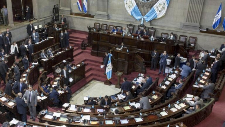 El Congreso de Guatemala bloquea el estado de calamidad por los incendios decretado por Arévalo