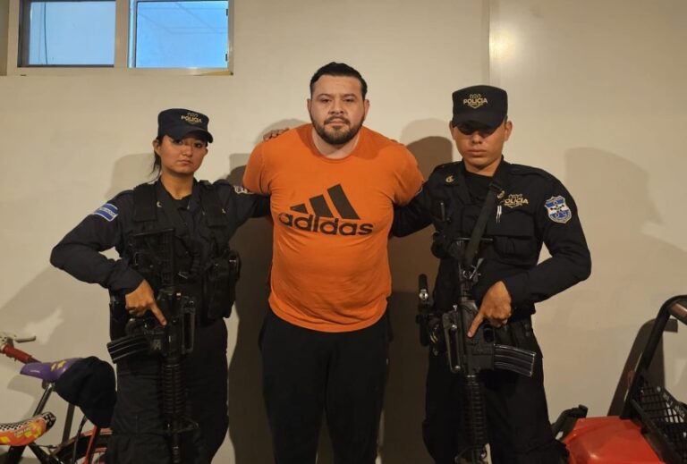 Capturan por corrupción a un alto funcionario del gobierno salvadoreño