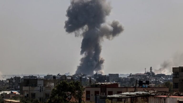 Israel bombardea Gaza de nuevo y se mantiene alerta por la amenaza iraní