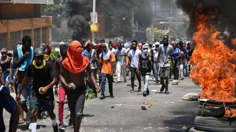 Bandas armadas reanudan violencia en Puerto Príncipe