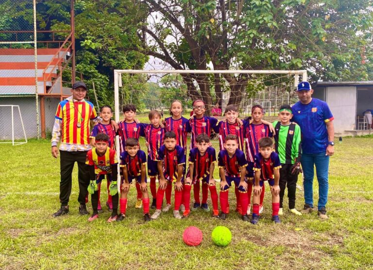 UA Falcón se consagró campeón en torneo Minet Cup de fútbol campo en Barinas