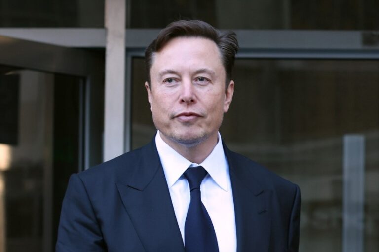 Elon Musk se va de Pekín tras obtener luz verde sobre la seguridad de datos para Tesla