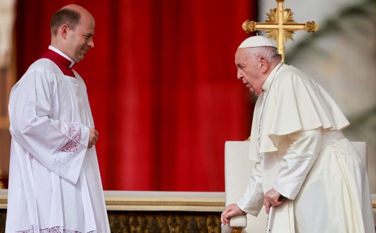 El papa acepta renuncia de José Eguren por «Caso Sodalicio»