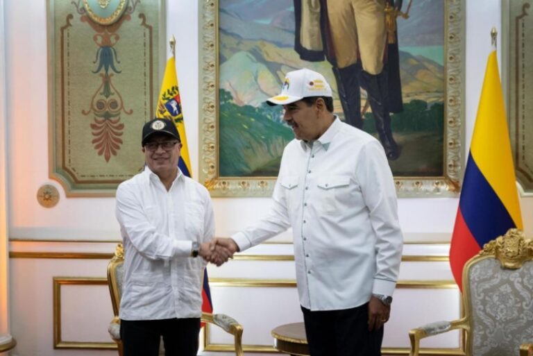 Petro aboga ante Maduro por «la paz política» en Venezuela