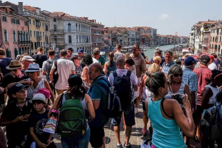 Venecia pone en marcha su boleto diario de cinco euros para frenar el turismo de masas