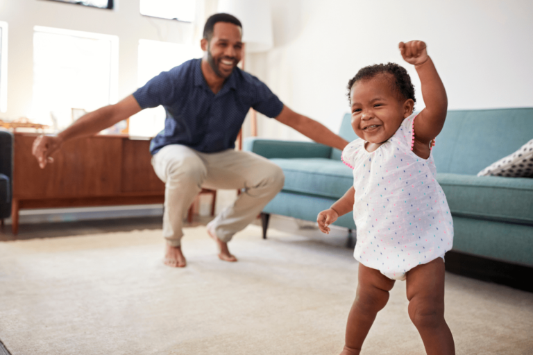 Bailar con tu bebé fortalece el vínculo físico y emocional, según estudio