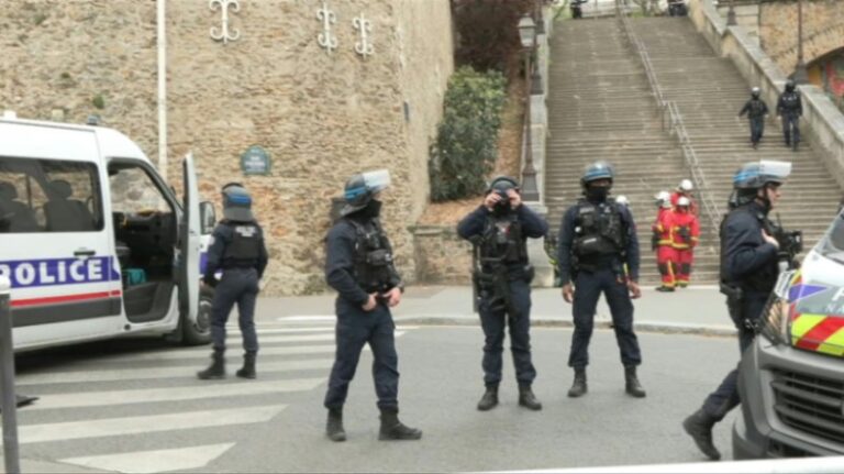 La policía detiene a un hombre tras una alerta de bomba en el consulado iraní en París