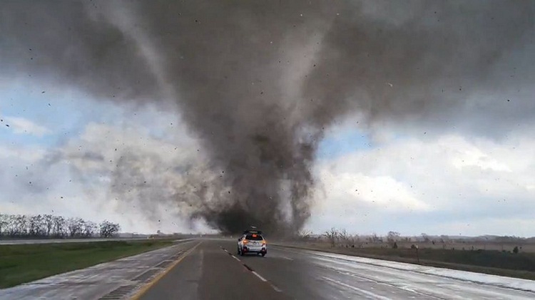 Tornado destrozó todo a su paso por Nebraska
