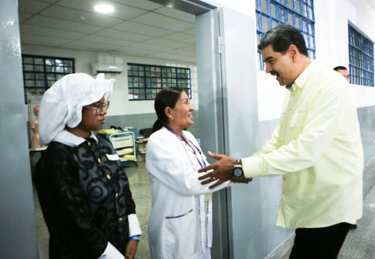 Maduro reinaugura pabellón 12 de Escuela de Enfermería de la Universidad de Carabobo